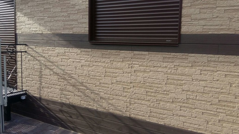 Облицовка входной группы фиброцементными панелями Nichiha