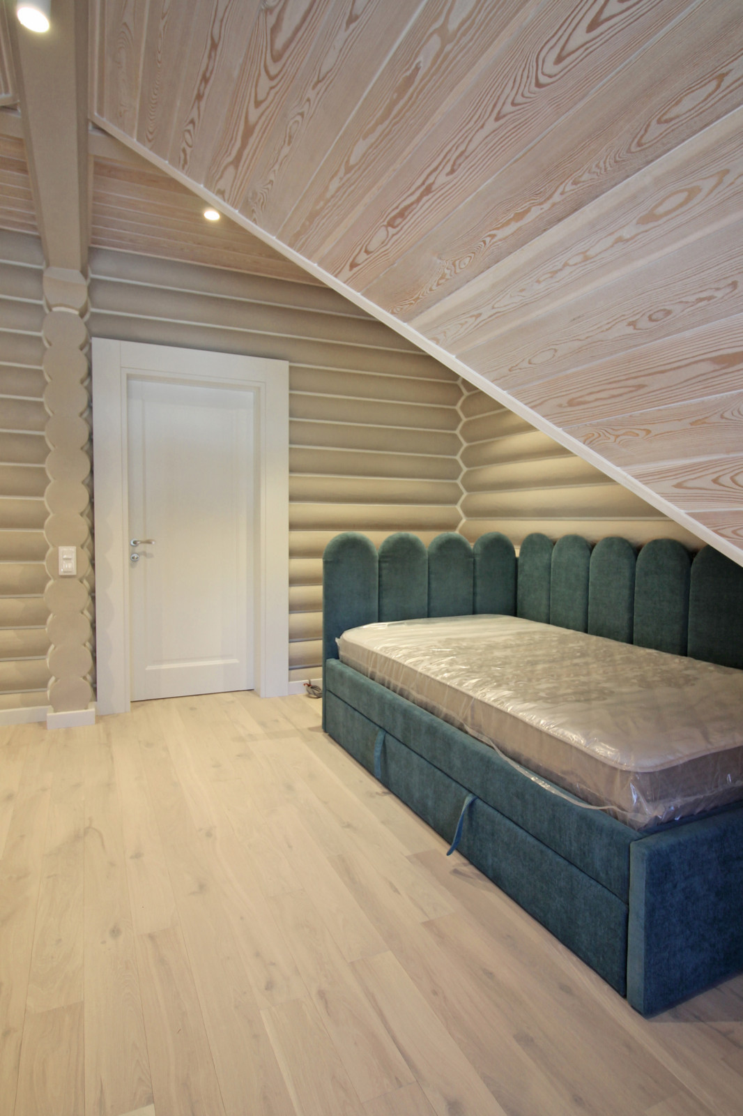 Срубовой коттедж в Рощино