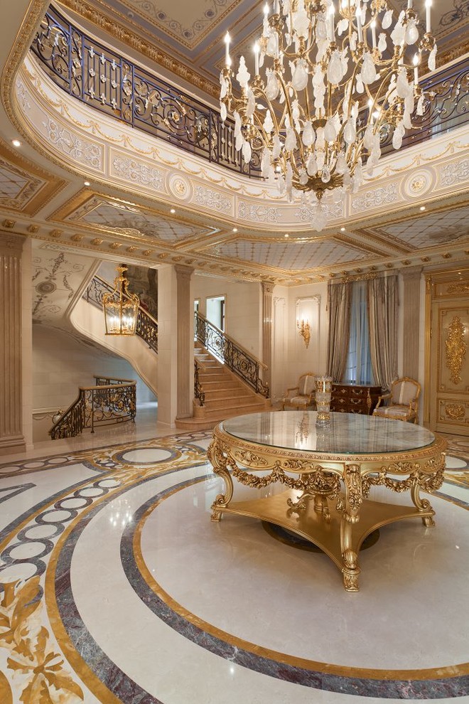 Обложка проекта: Главный холл загородного дома