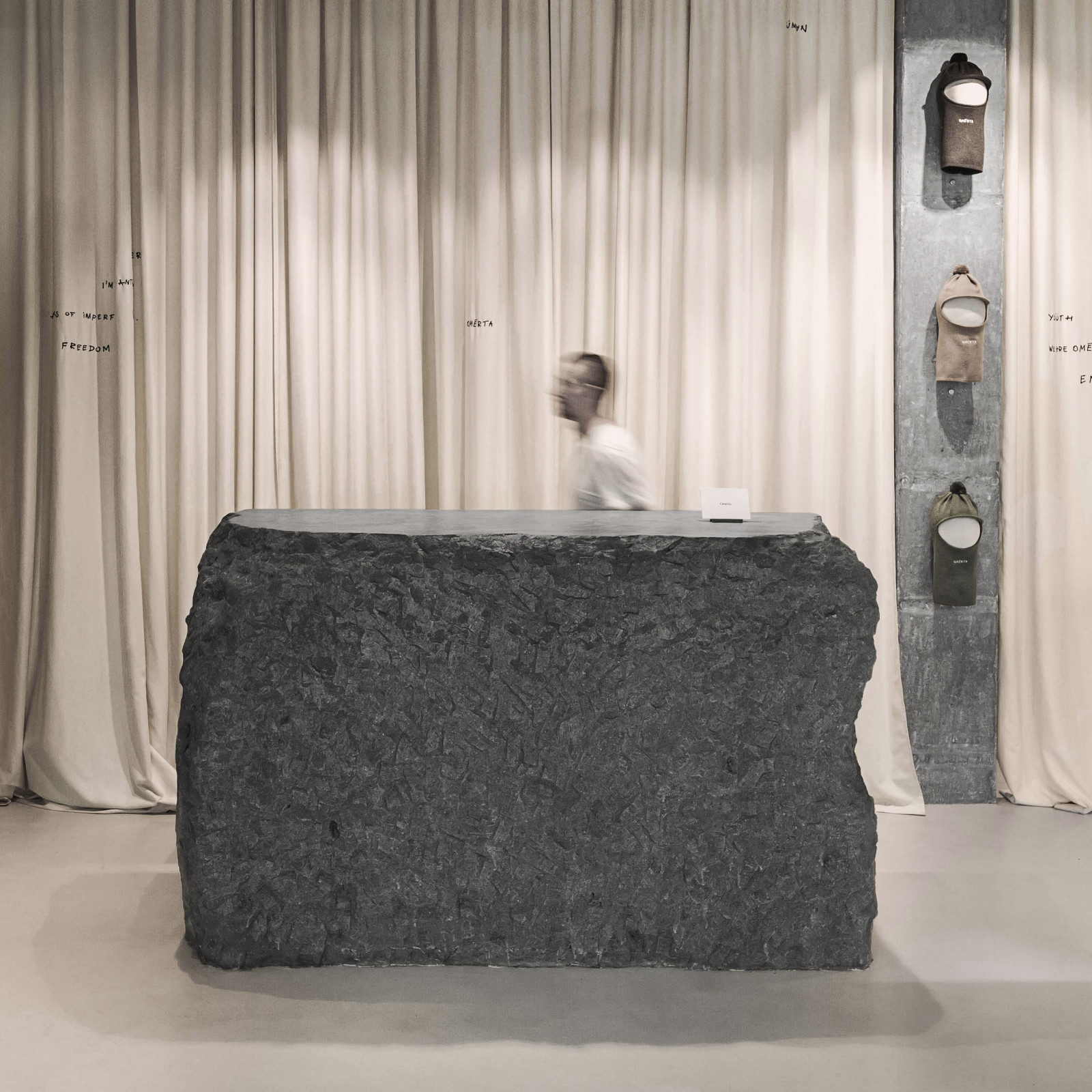 Обложка проекта: Д-2006 | Шоурум одежды "Омерта" в Екатеринбурге