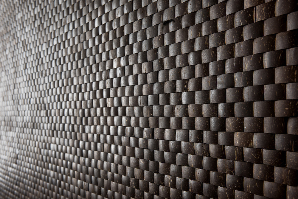 Современная квартира в Санкт-Петербурге с видом на озеро.