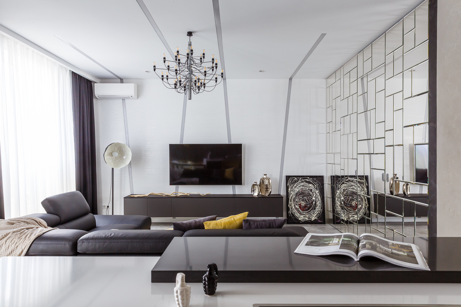 Фото гостиной реализованного проекта квартиры ЖК "Адмирал".