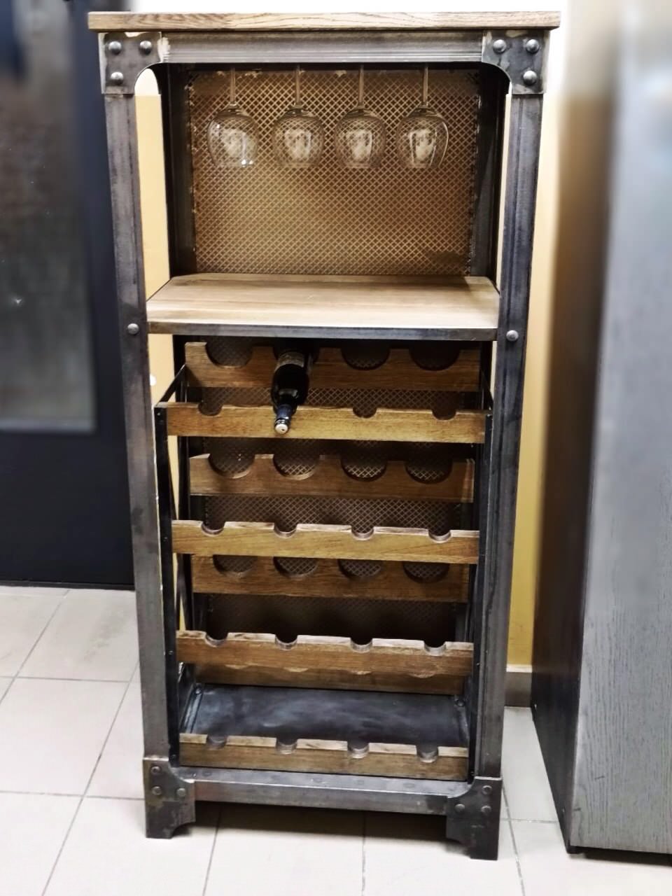 Обложка проекта: винный шкаф за 34000₽