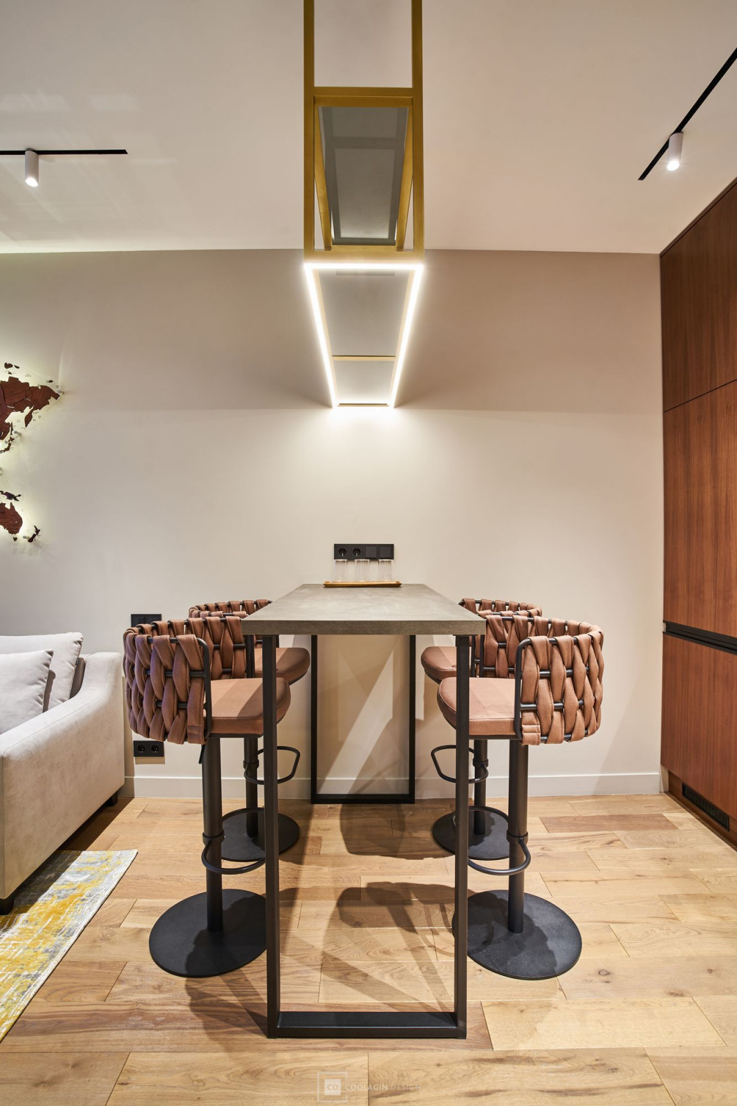 Стильный интерьер с жёлтыми акцентами