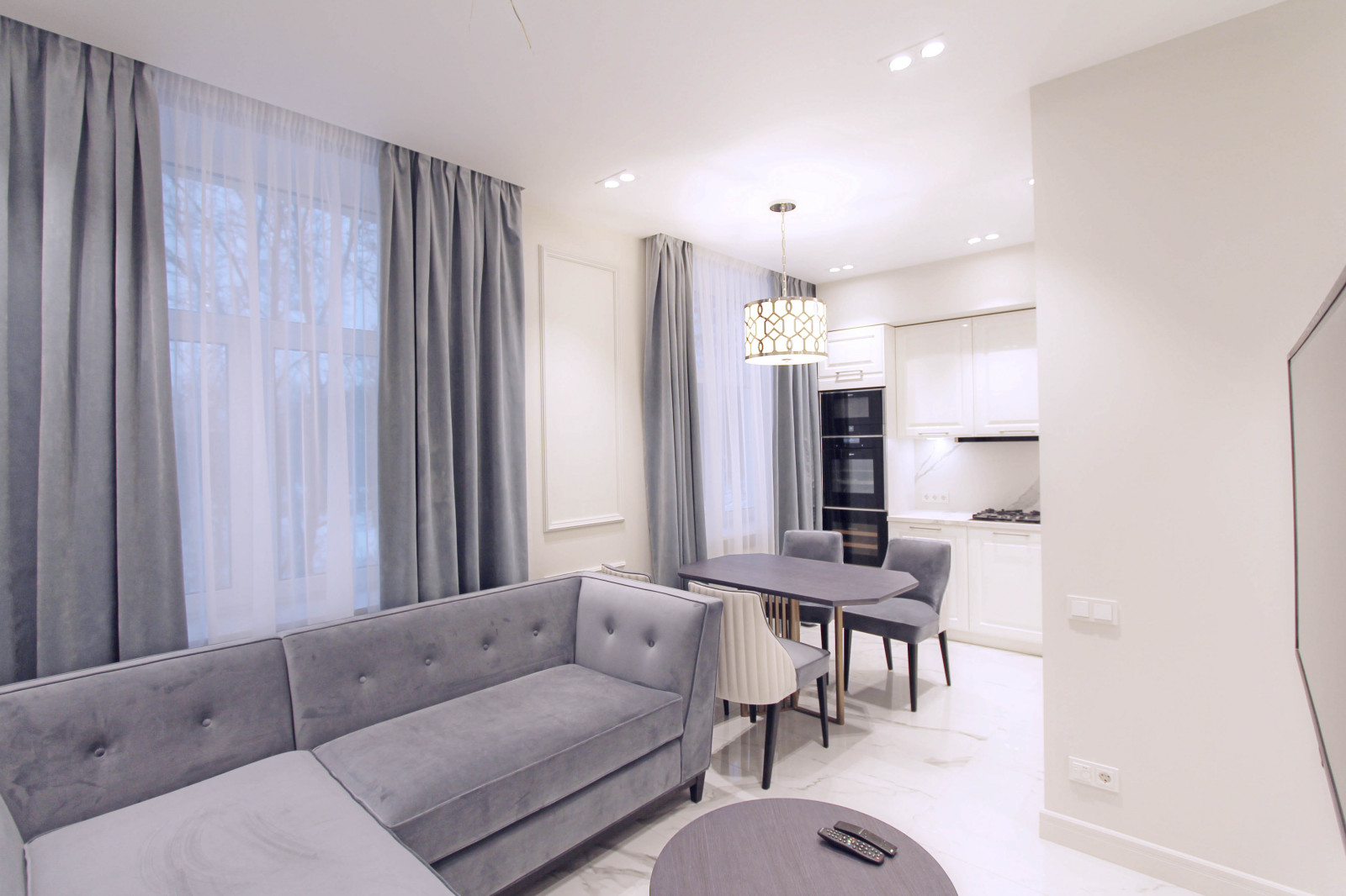 Обложка проекта: Современная классика в «сталинском» доме