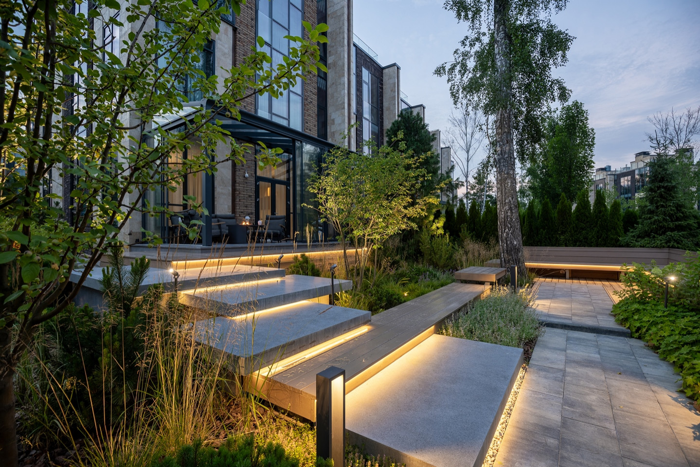 Обложка проекта: Освещение участка в таунхаусе Park Fonte