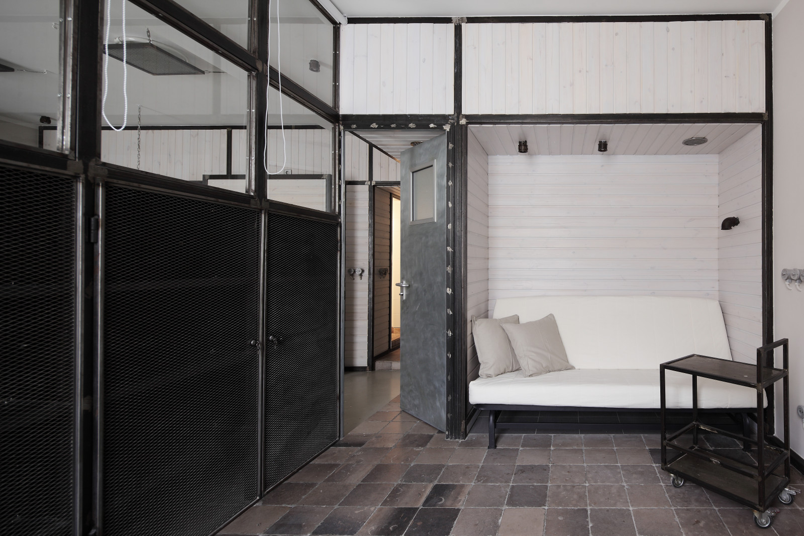 Wood Warm White Apartment