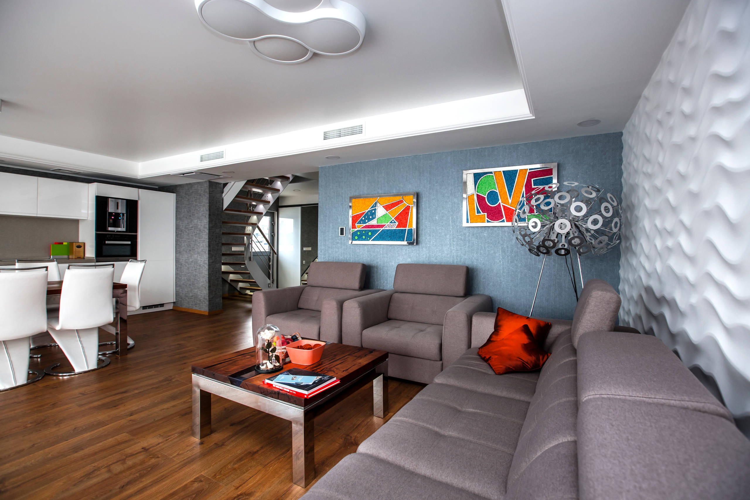 В гостях: Дом, в котором можно плавать по Москве и рыбачить