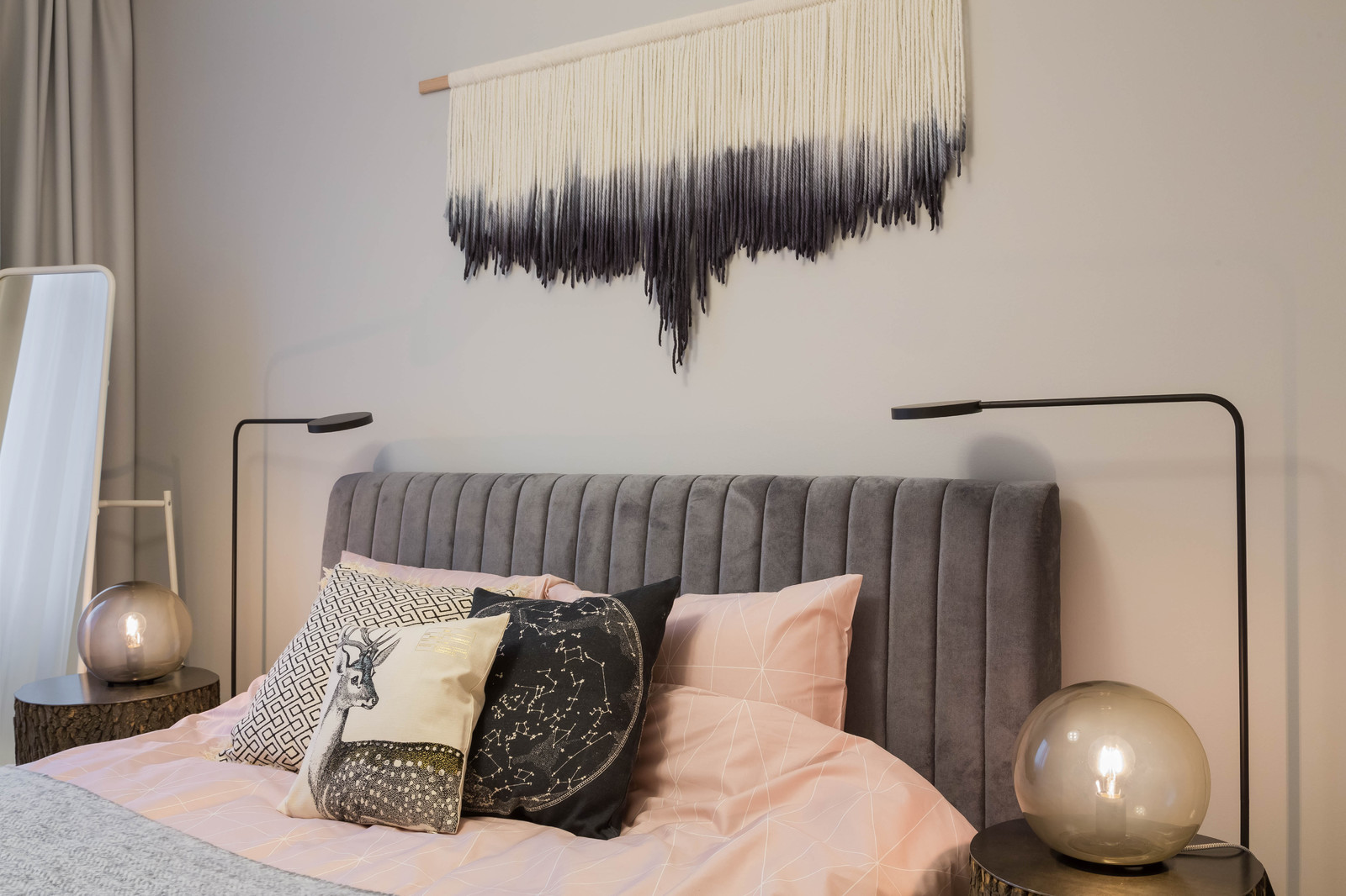 Зефирно-розовый скандинавский