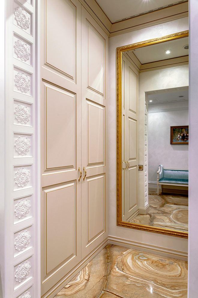 Квартира в классчиеском стиле