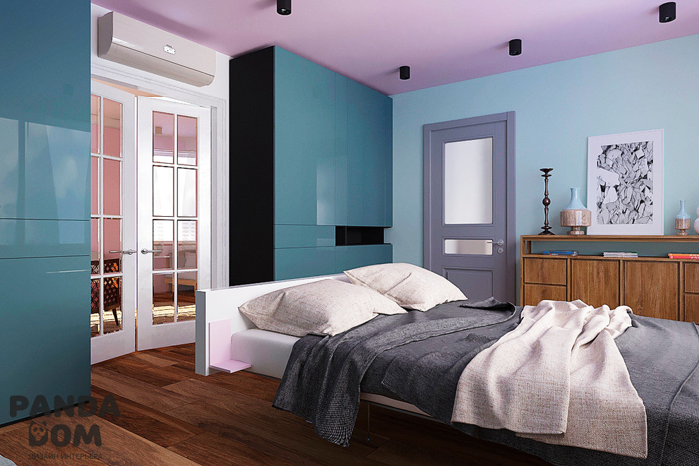 Светлая и разноцветная квартира для молодой девушки.