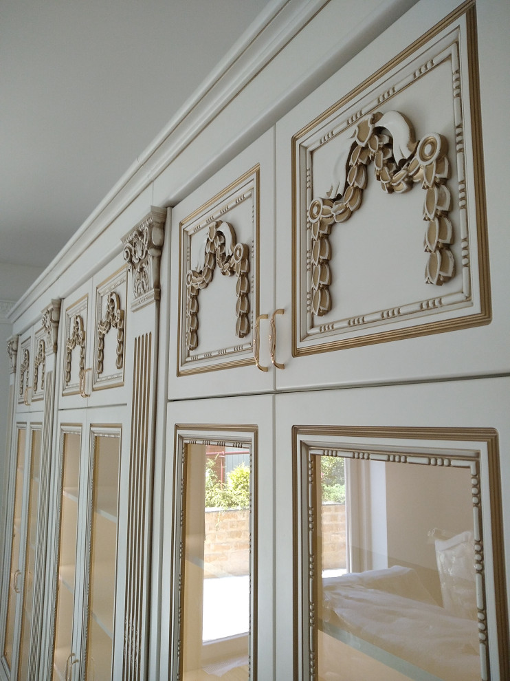 Обложка проекта: кабинет из массива Москва