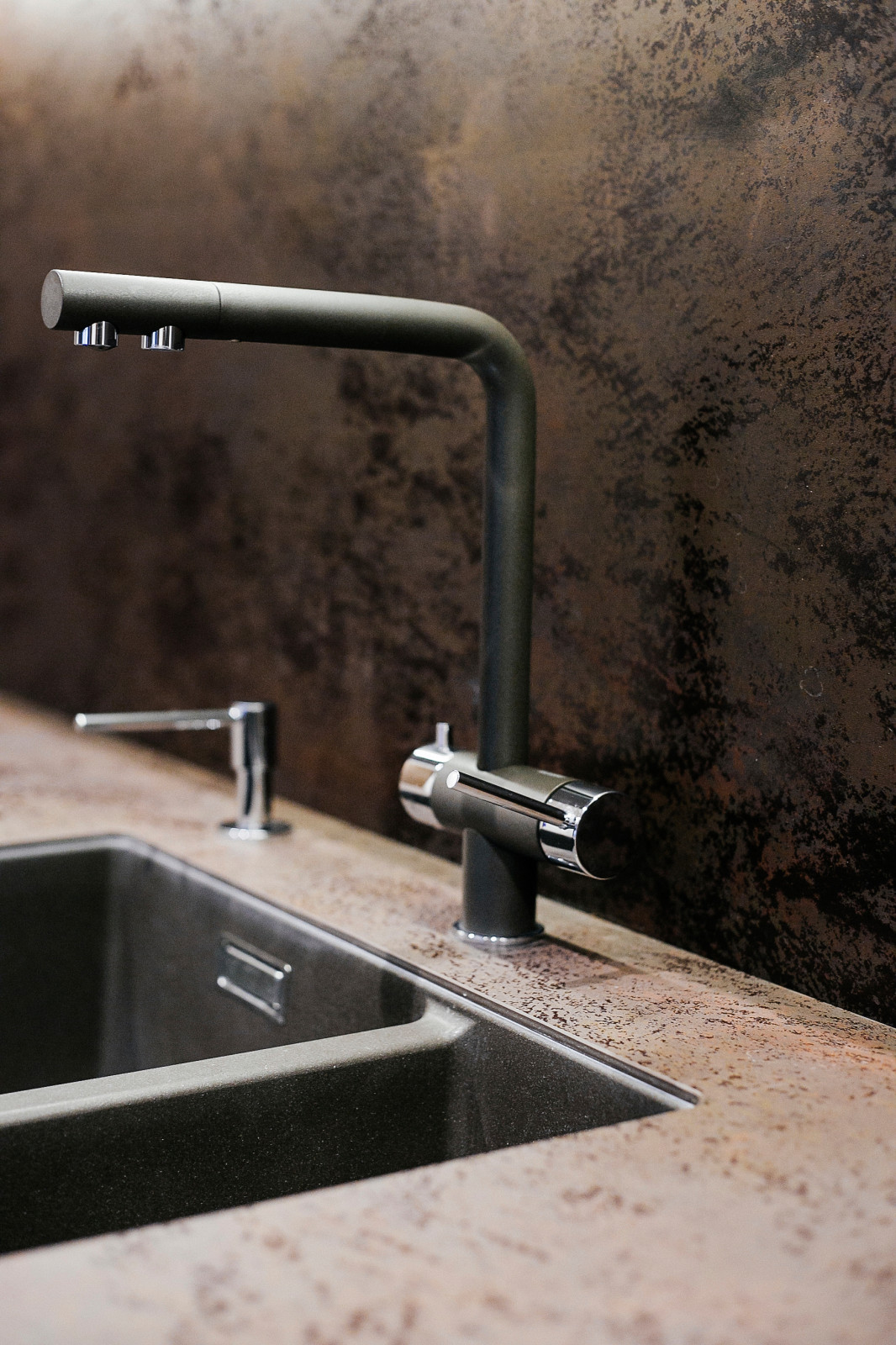 врезая мойка