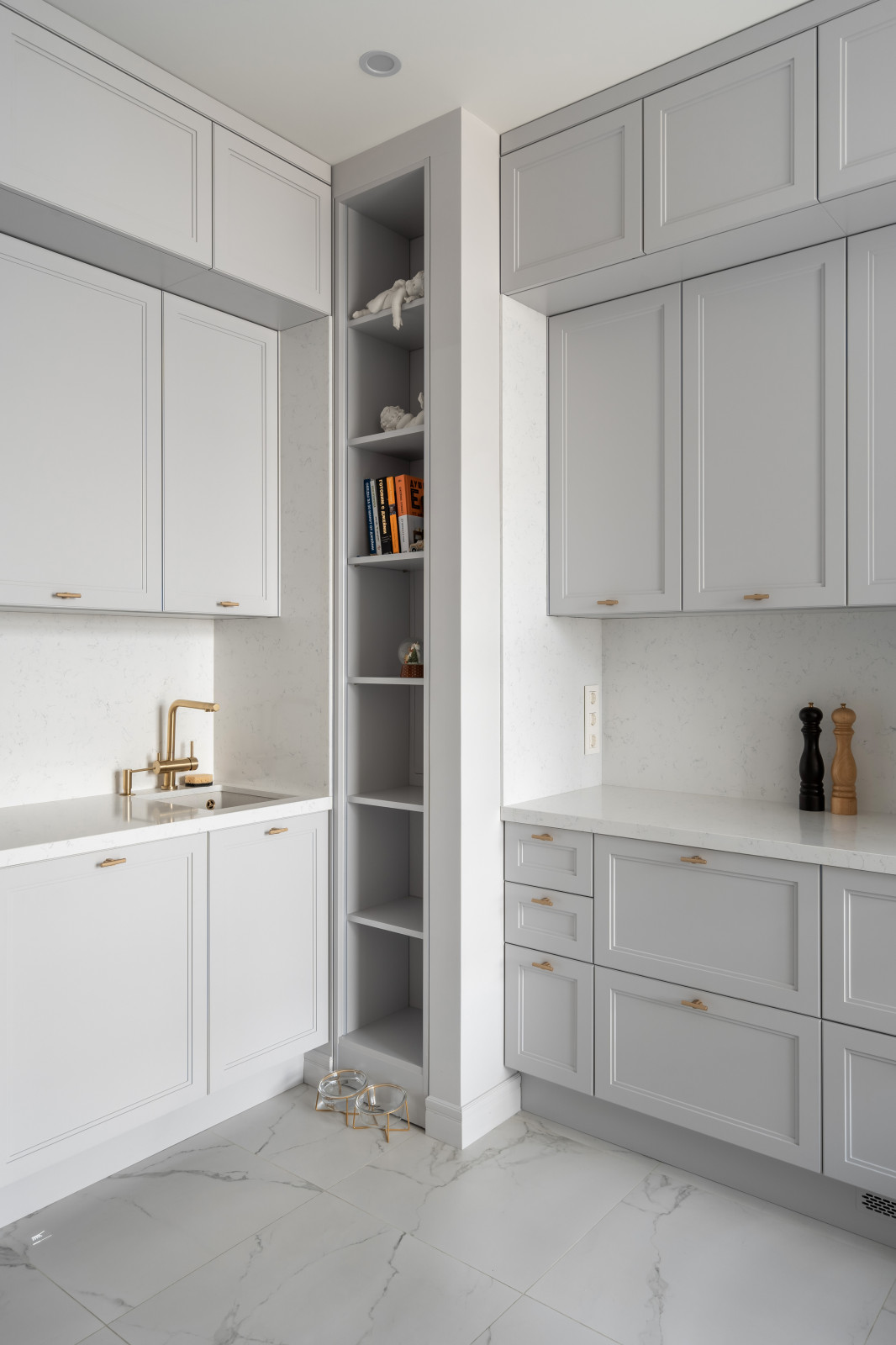 Кухня под цвет стен