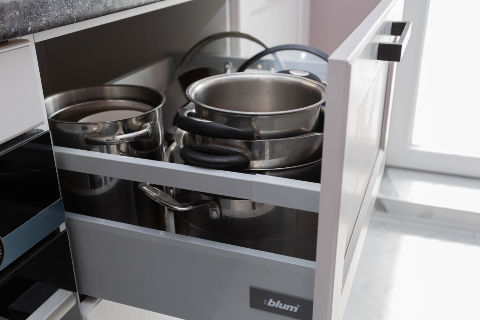 Кухня с котом