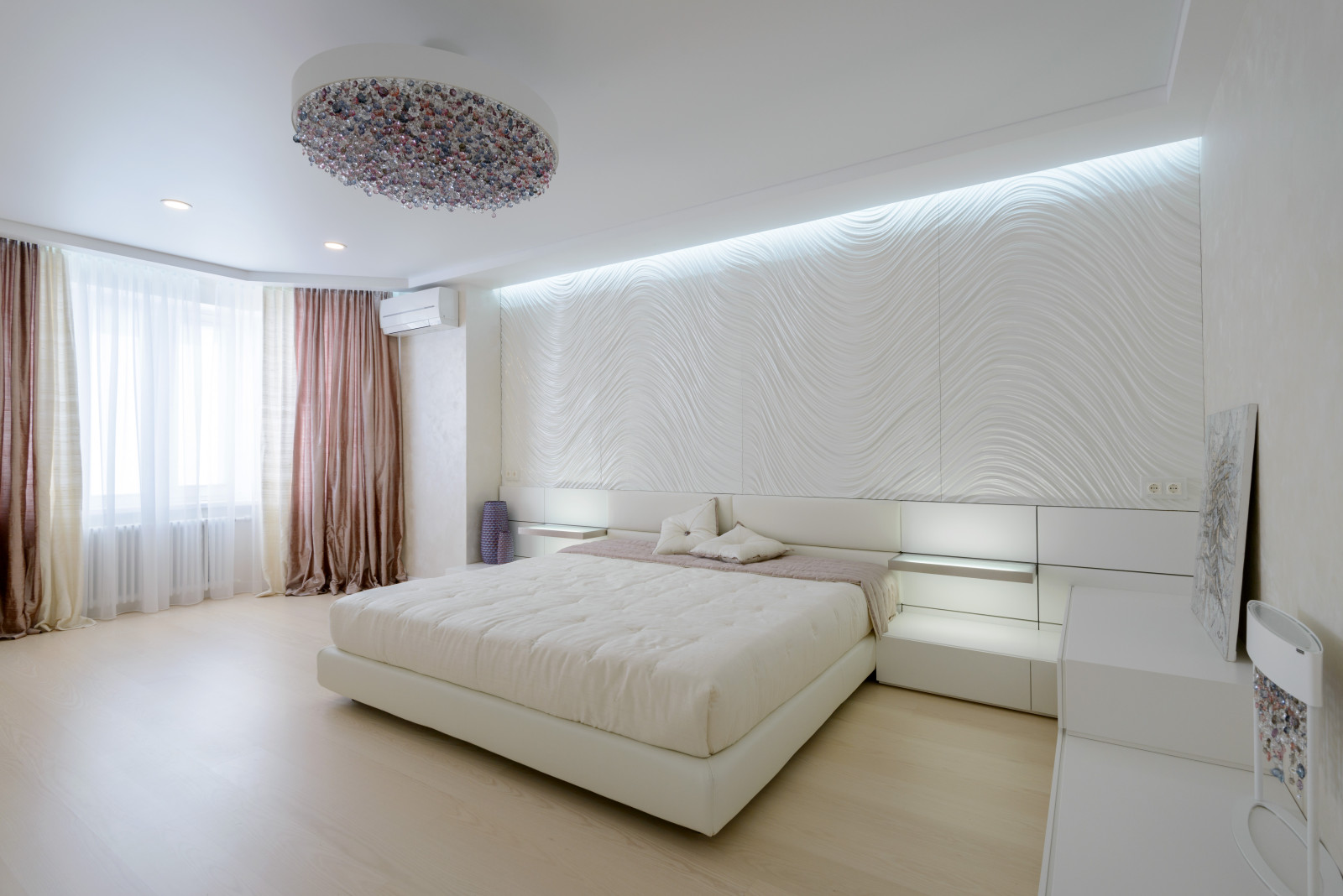 Любовь к белому цвету.