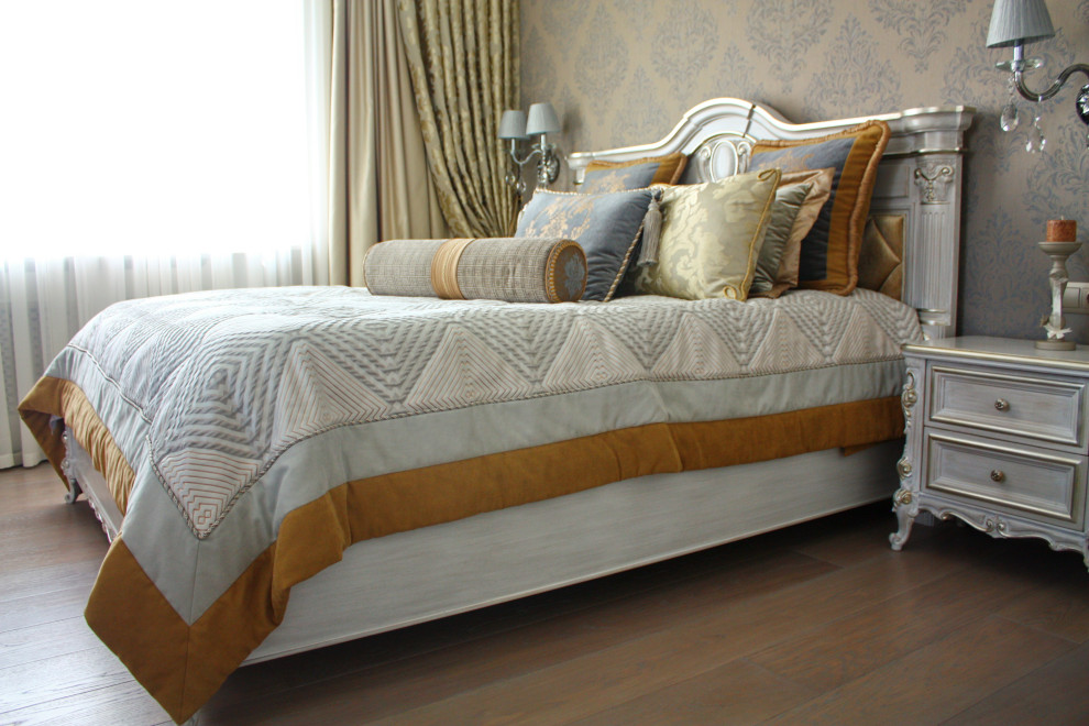 Спальни из розовой мечты: оформление кроватей; покрывала, валики, подушки