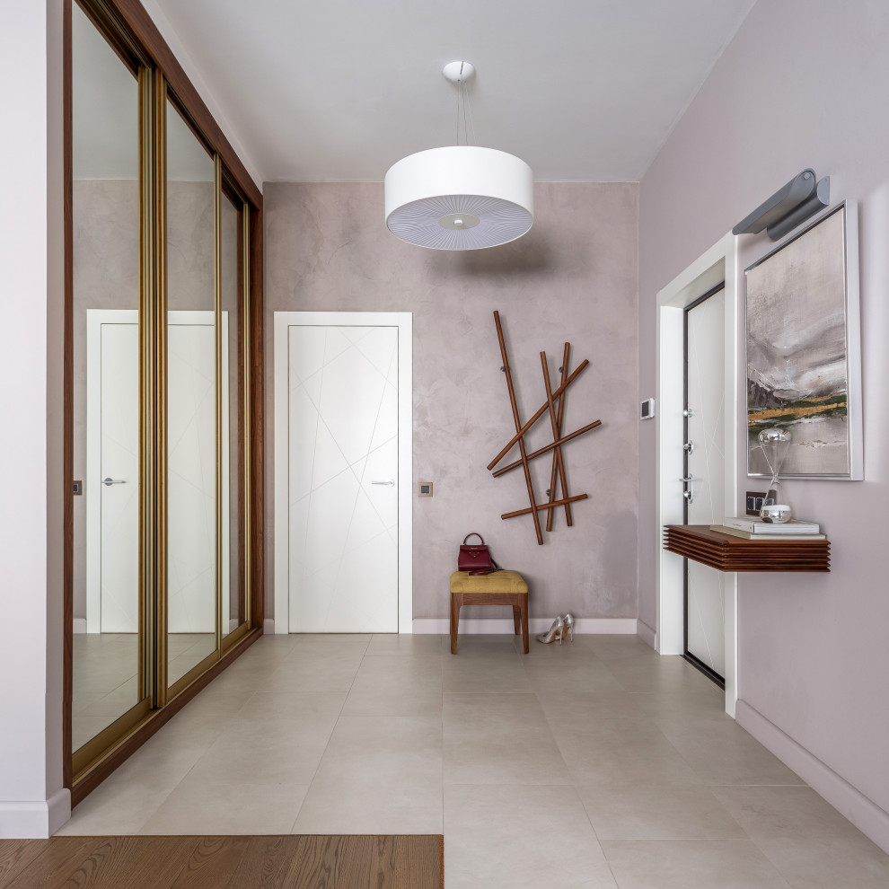 Трехкомнатная квартира в центре Петербурга