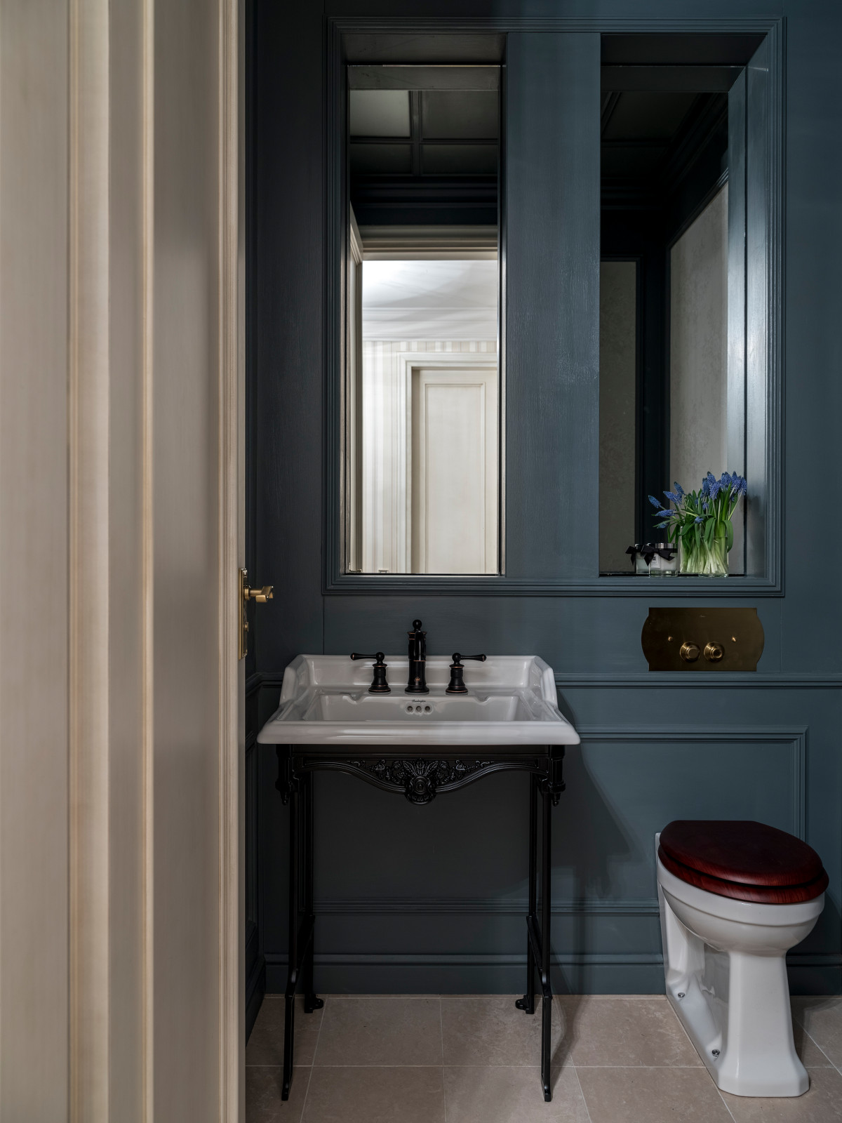 Обложка проекта: Knightsbridge