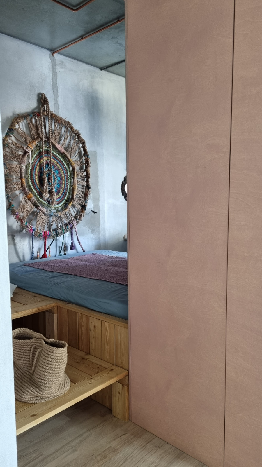 Невероятная кухня из шпона и меди