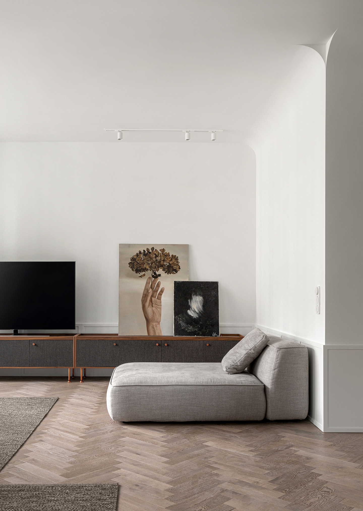 Houzz тур: Минимализм, неоклассика и редкие сорта камня