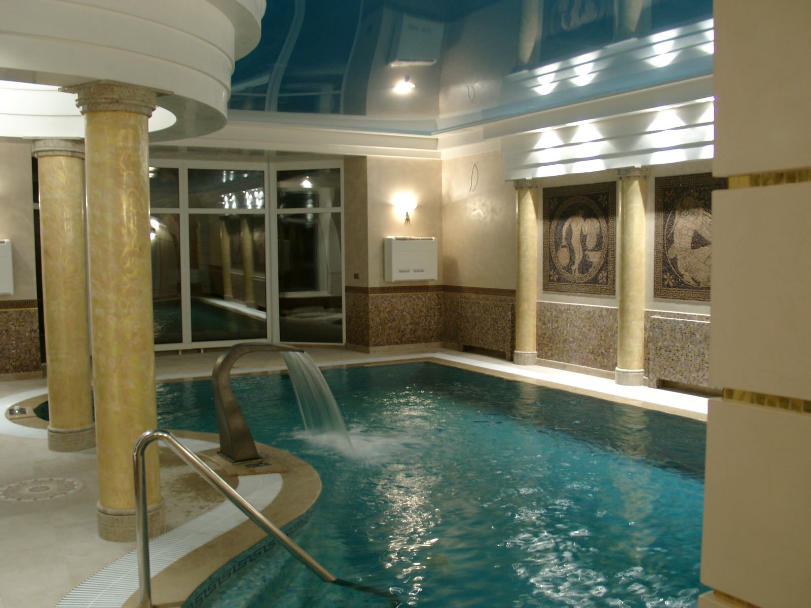 Строительство бассейна с LED подсветкой RGB