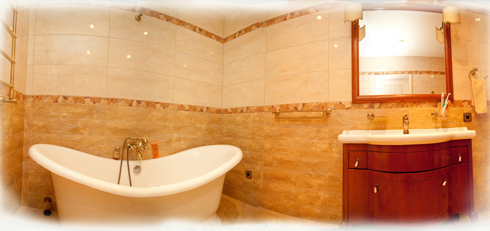 Дом с бассейном