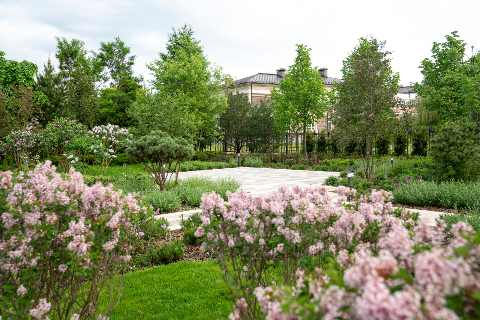 Английская неоклассика в Парквилл. 2019 г.