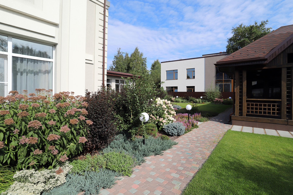 Руст и поперечно исчерченная дорожка