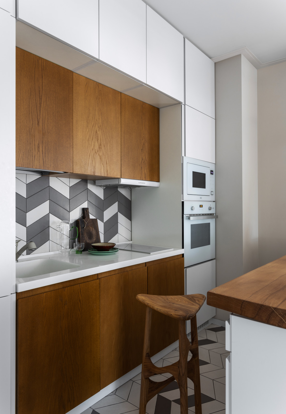 Houzz тур: Апартаменты с солнечной детской и изумрудной ванной