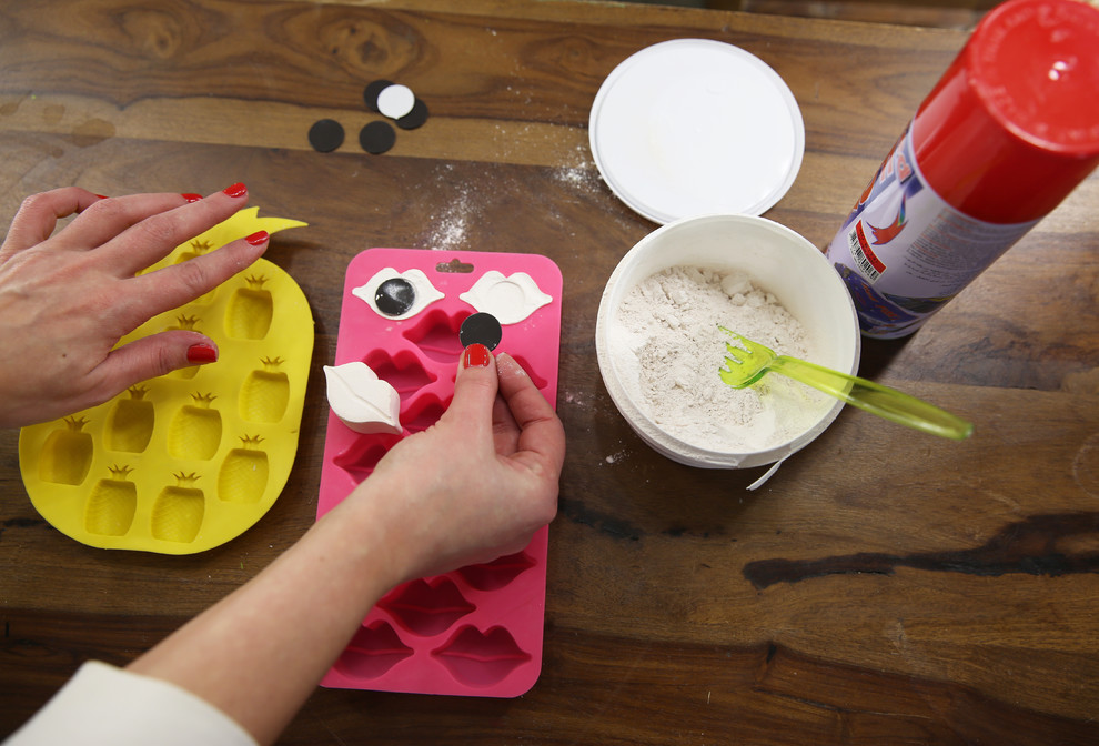 Своими руками: Магниты-валентинки из гипса к 14 февраля