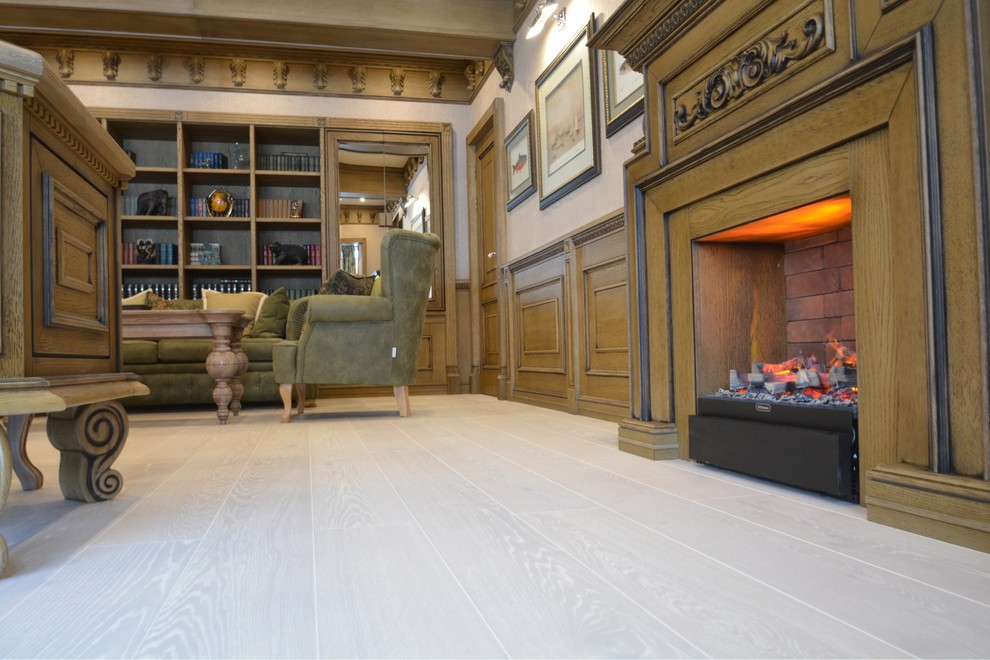 Классический кабинет с камином