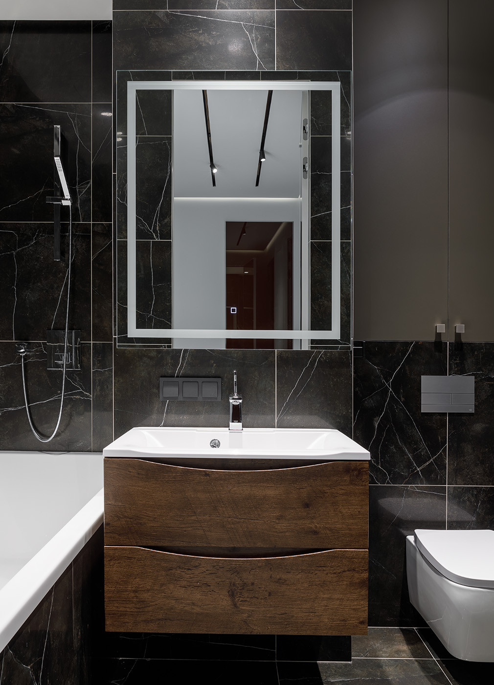 Монохромный минимализм