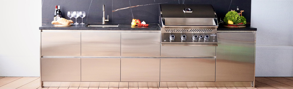 Зона барбекю на открытой террасе на крыше в Москве