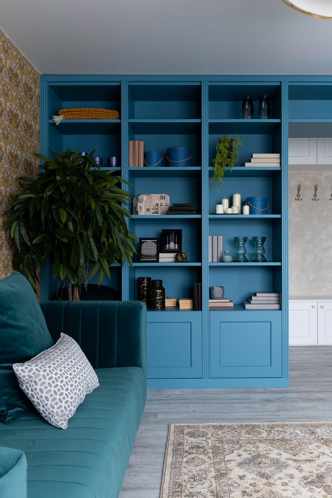 Яркое смешение стилей