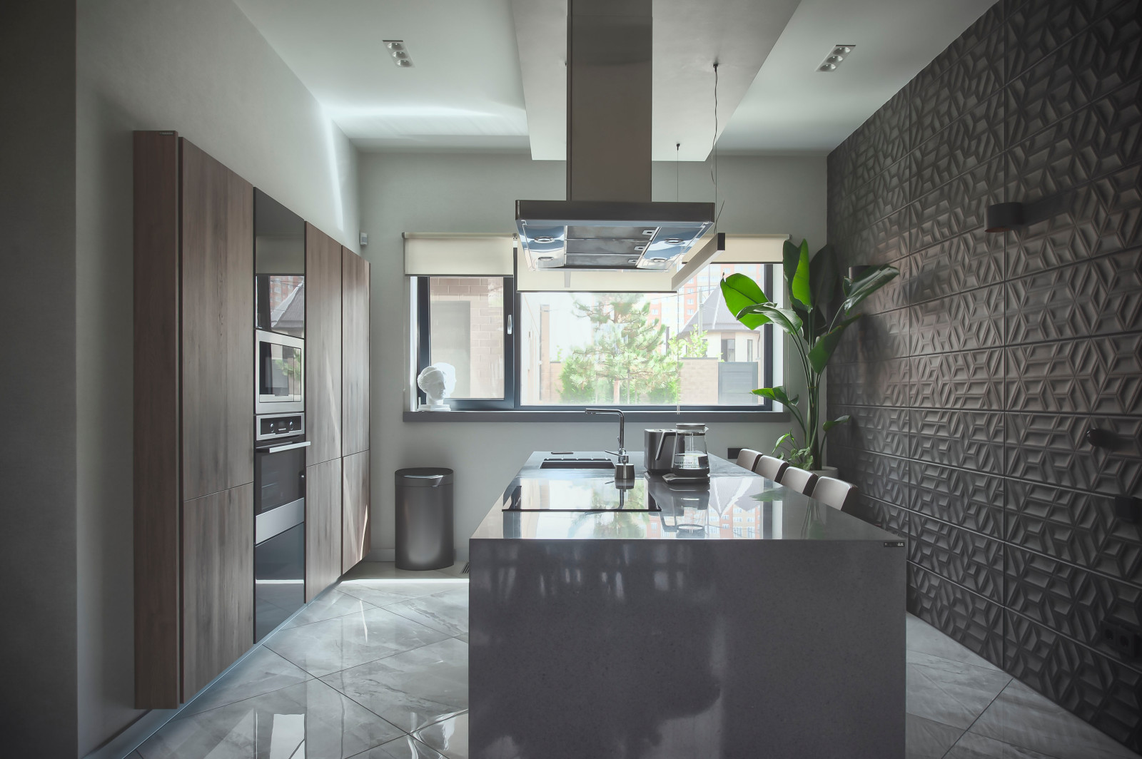 Интерьер кухни в коттедже