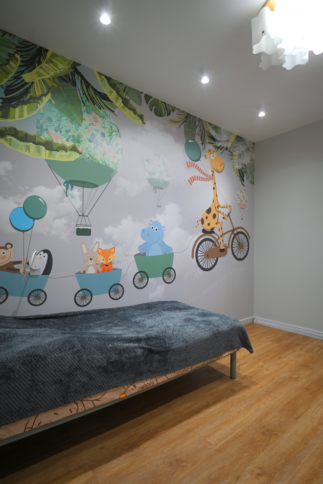 Коттедж в Чукреевке с природными фресками и рейками с подсветкой