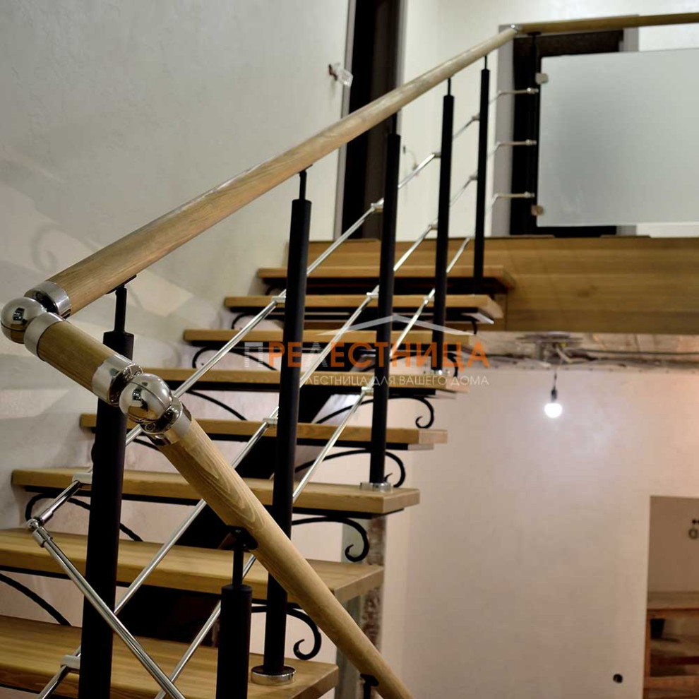 Облицовка металлического каркаса лиственницей