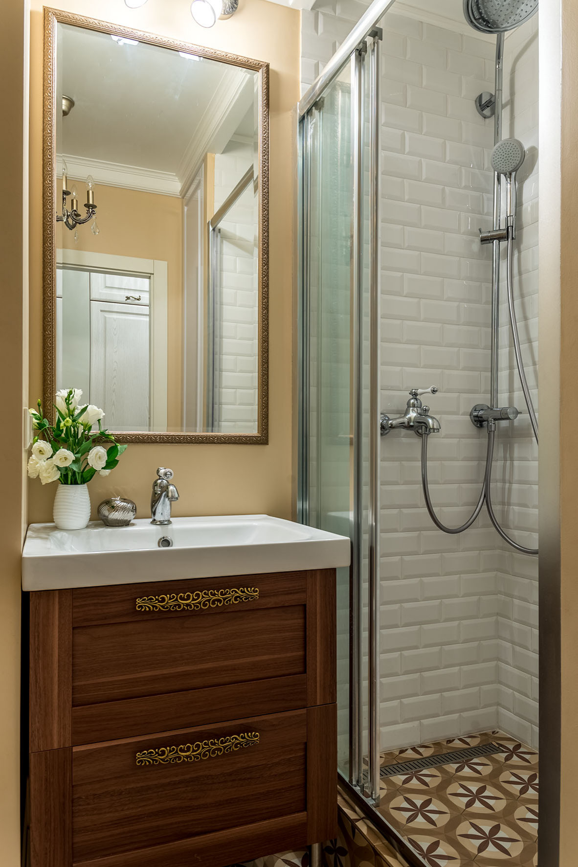 Houzz тур: Маленькая квартира с большим количеством шкафов