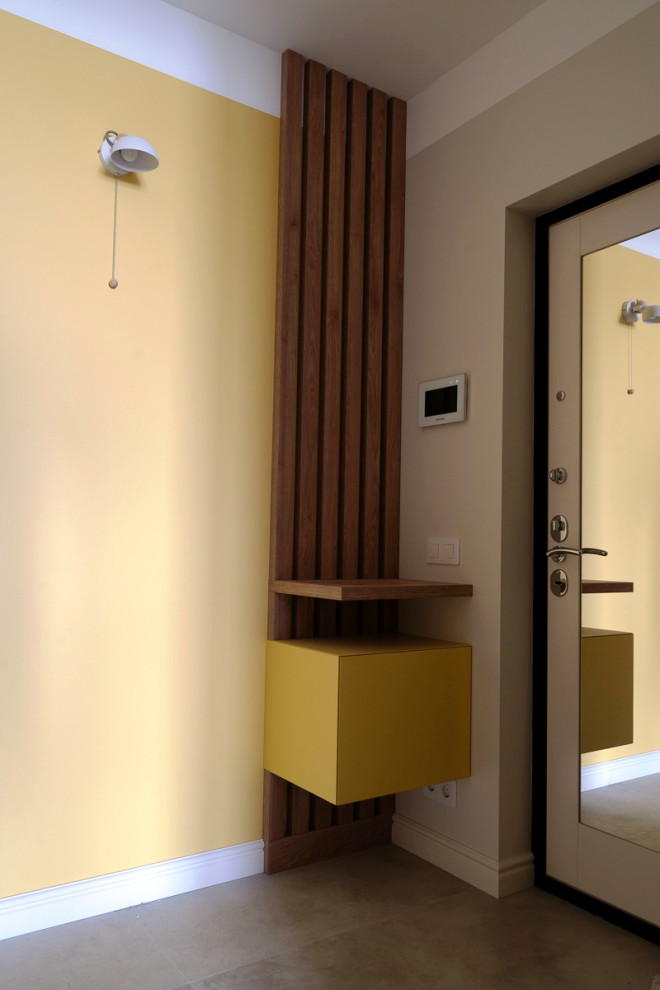 Еще одна серая кухня в большом проекте современной московской квартиры