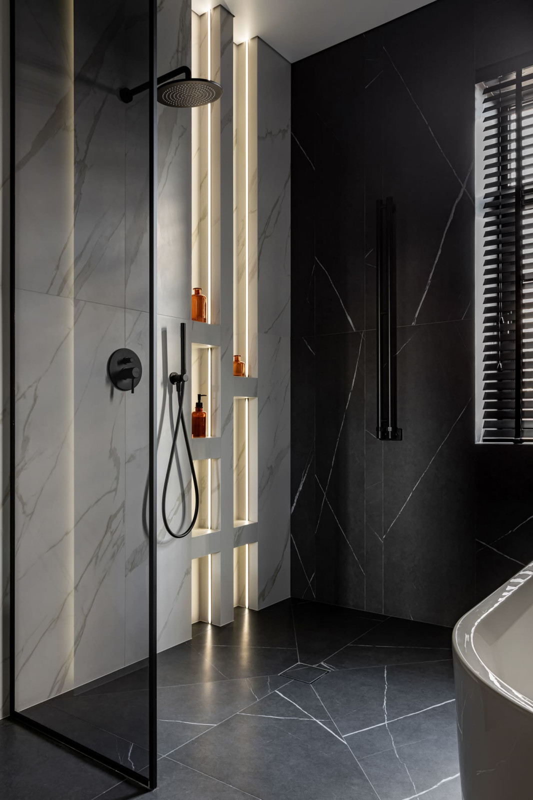 ДОМ "БАВАРИЯ"