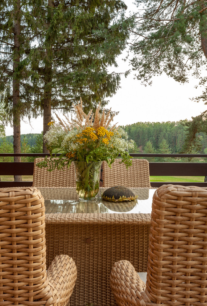 Деревянный дом в классическом стиле