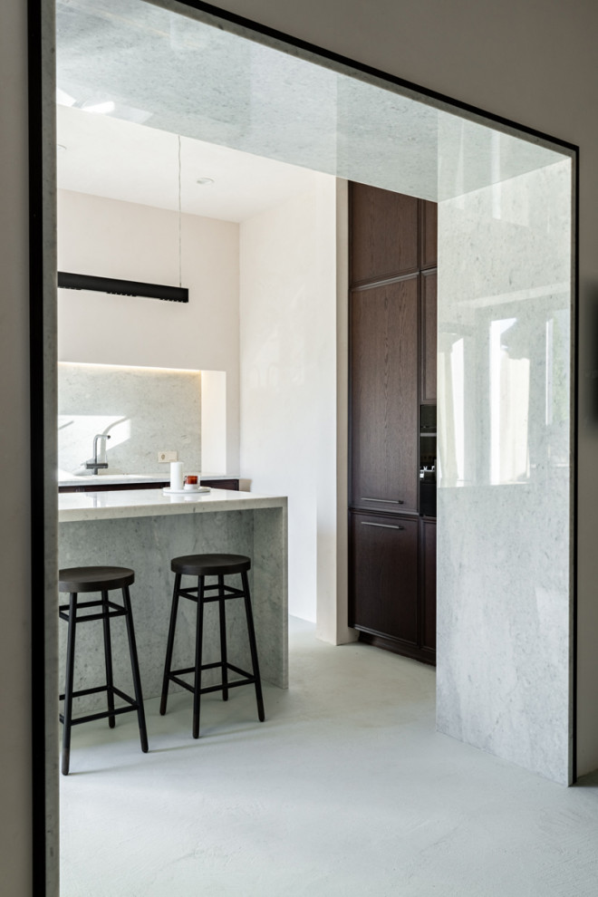 Софт-минимализм на мраморной кухне