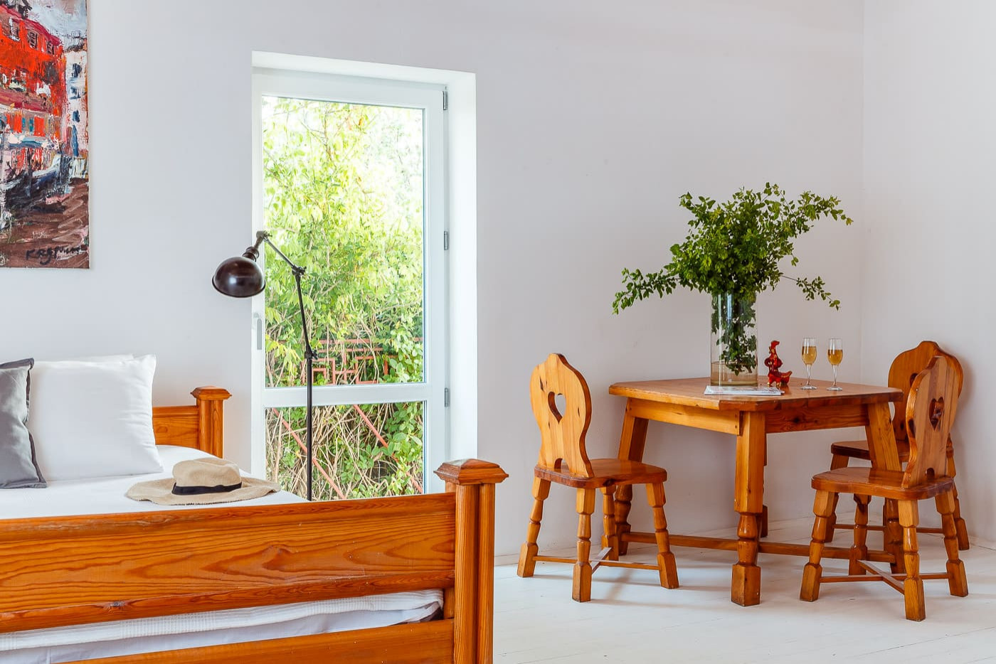 Белый номер