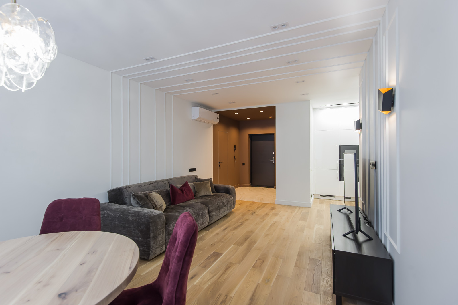 Квартира в современном стиле с зелёной спальней