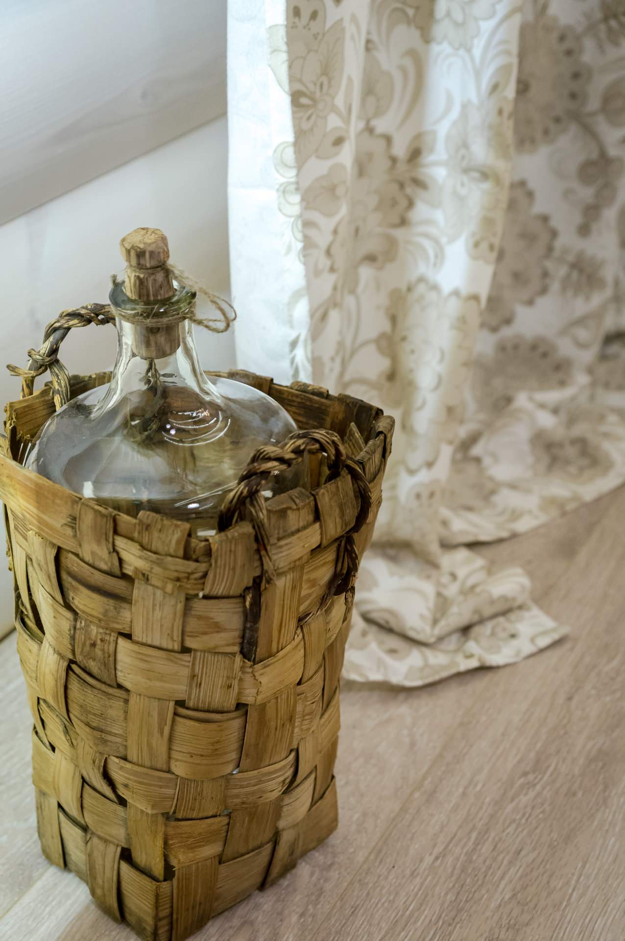 Проект недели: «Английская» изба в дачной гостиной