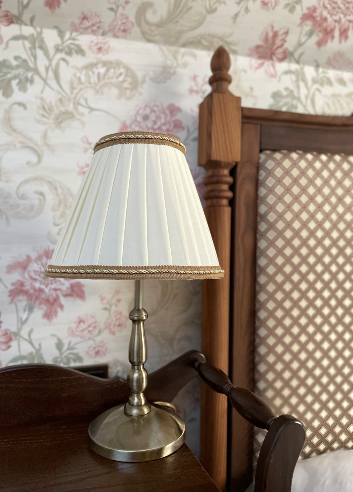 ЗАГОРОДНЫЙ ДОМ В СТИЛЕ "СТАРОЙ АНГЛИИ" _ФРАГМЕНТЫ РЕАЛИЗАЦИИ