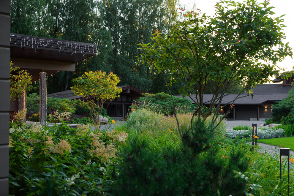 За тремя холмами