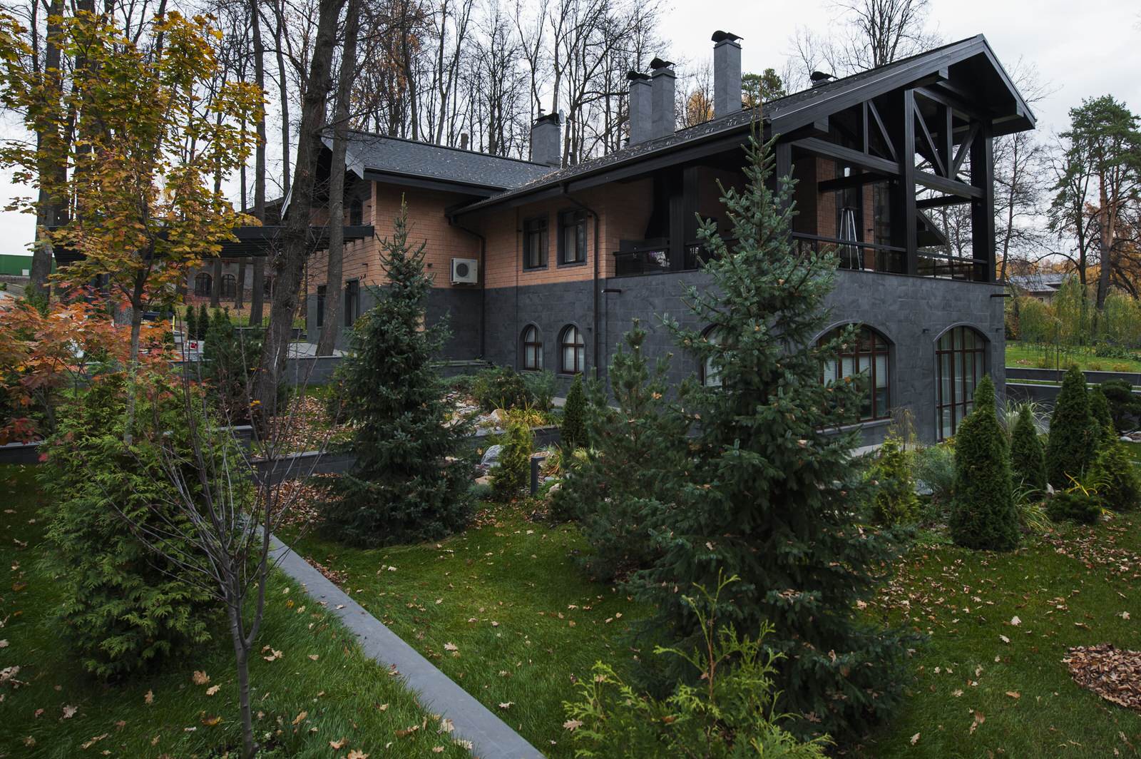 Частный жилой дом в коттеджном поселке Троицкий Парк, 2014 год