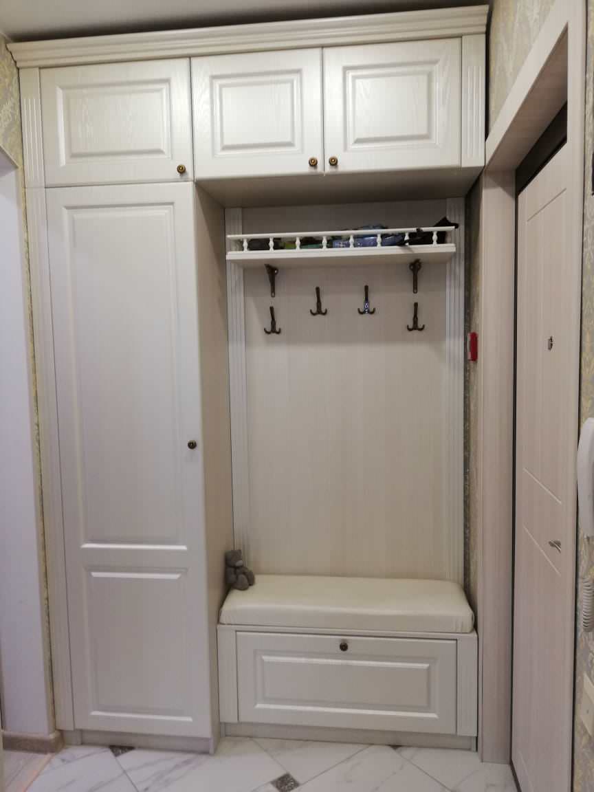 Обложка проекта: Классическая прихожая в МДФ